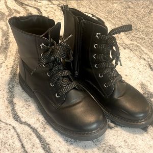 Size 4 girls black boots